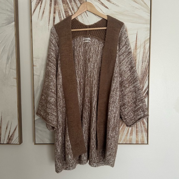 By Anthropologie Short Sleeve Oversized Slouchy Cardigan M/L - Picture 1 of 6